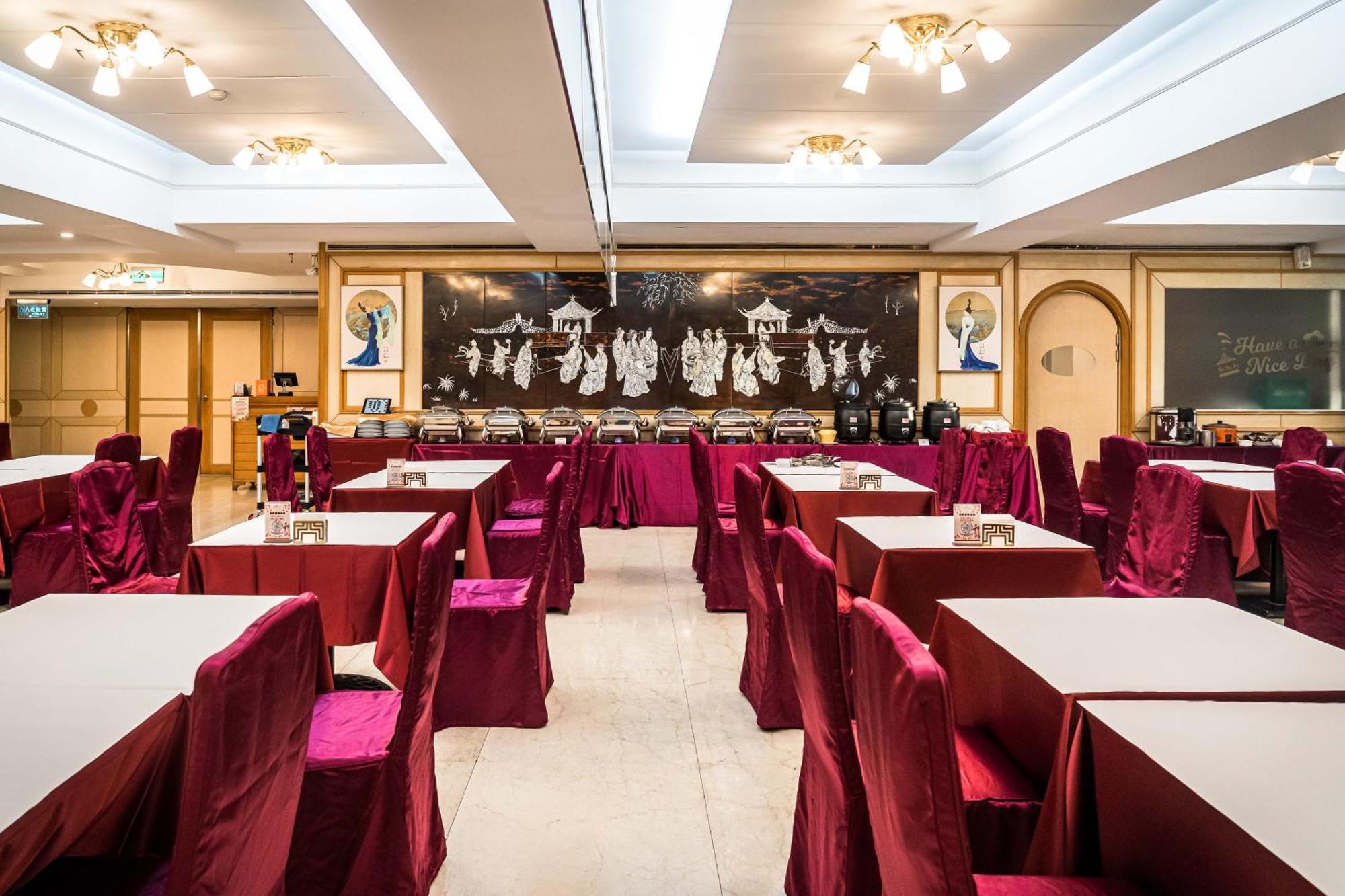 T Hotel Taichung Bagian luar foto